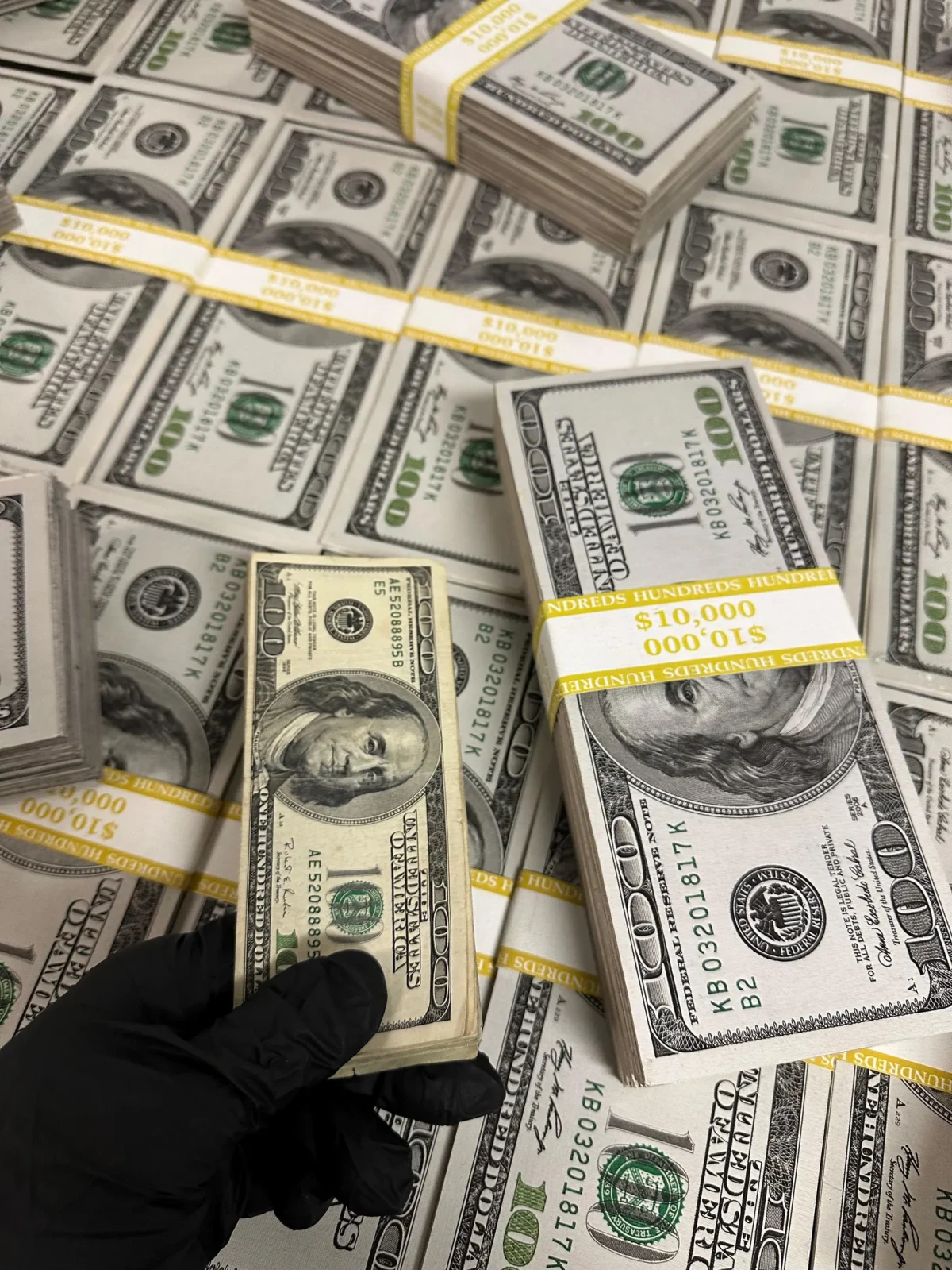 3D Dev Heykel Para Yığınları